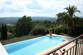 Villa charmante avec piscine privée à Montauroux